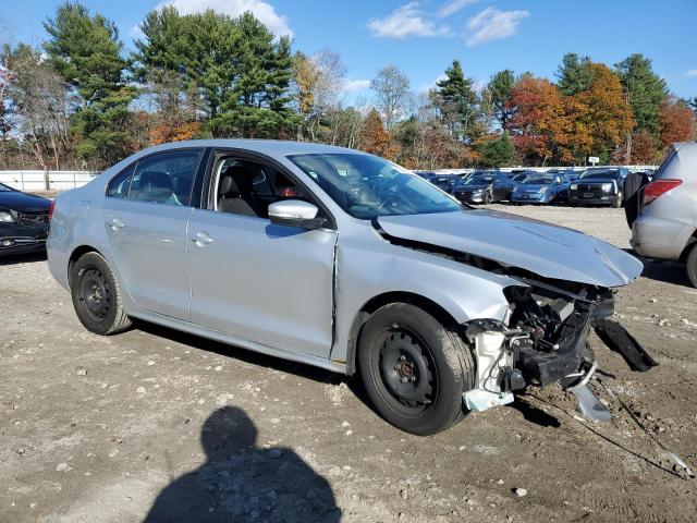 3VWDP7AJ6DM366073 - 2013 VOLKSWAGEN JETTA SE SILVER photo 4