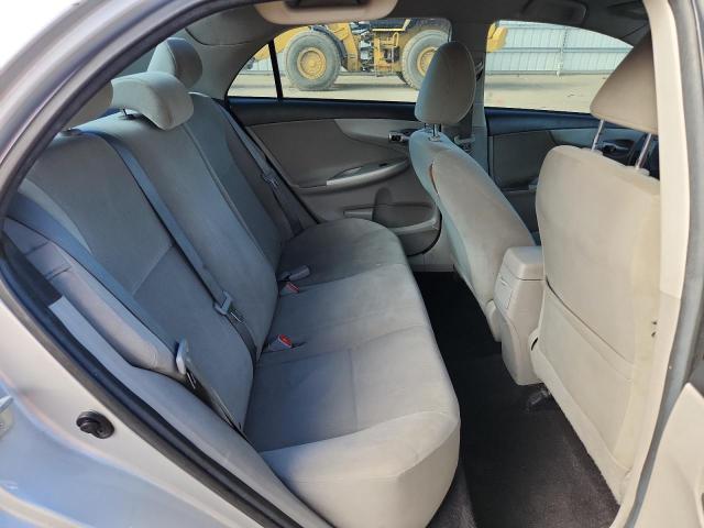 2T1BU4EE9DC105723 - 2013 TOYOTA COROLLA BASE SILVER photo 10