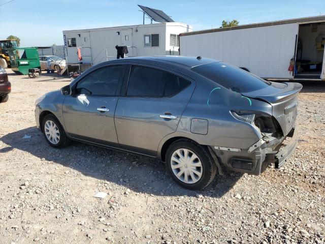 3N1CN7AP0GL819903 - 2016 NISSAN VERSA S ნაცრისფერი ფოტო 2