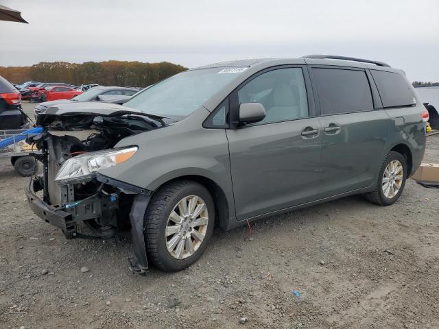 2011 TOYOTA SIENNA LE, 