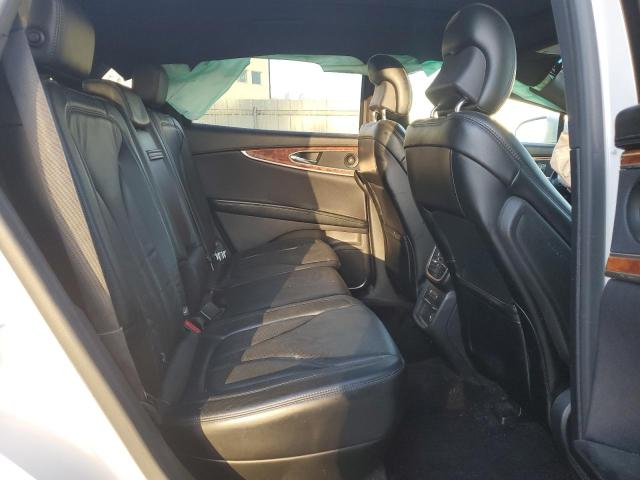 2LMPJ8LP1GBL62589 - 2016 LINCOLN MKX RESERVE WHITE photo 11