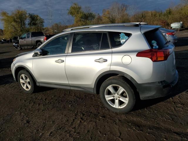 2T3RFREVXEW128814 - 2014 TOYOTA RAV4 XLE SILVER photo 2
