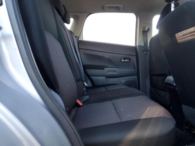 JA4AR3AU8HZ068092 - 2017 MITSUBISHI OUTLANDER ES SILVER photo 11