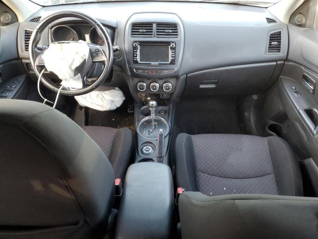 JA4AR3AU8HZ068092 - 2017 MITSUBISHI OUTLANDER ES SILVER photo 8