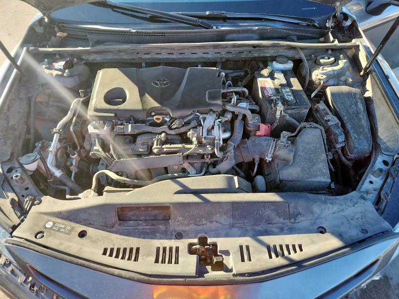 4T1B11HK5JU589022 - 2018 TOYOTA CAMRY L GRAY photo 11