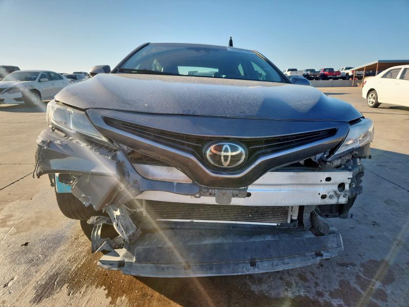 4T1B11HK5JU589022 - 2018 TOYOTA CAMRY L GRAY photo 5