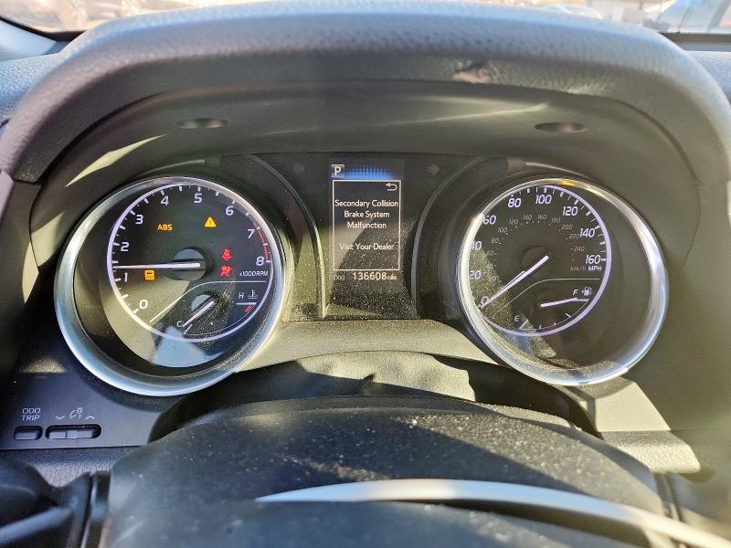 4T1B11HK5JU589022 - 2018 TOYOTA CAMRY L GRAY photo 9