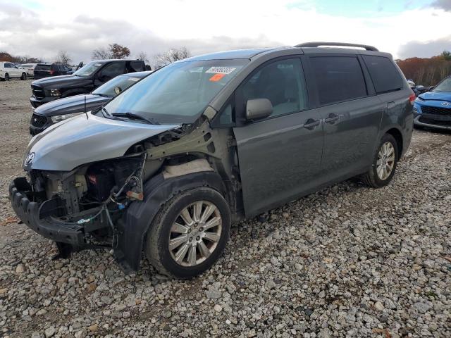 2011 TOYOTA SIENNA LE, 