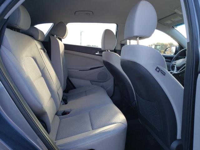 KM8J2CA48KU924467 - 2019 HYUNDAI TUCSON SE Grau Foto 11