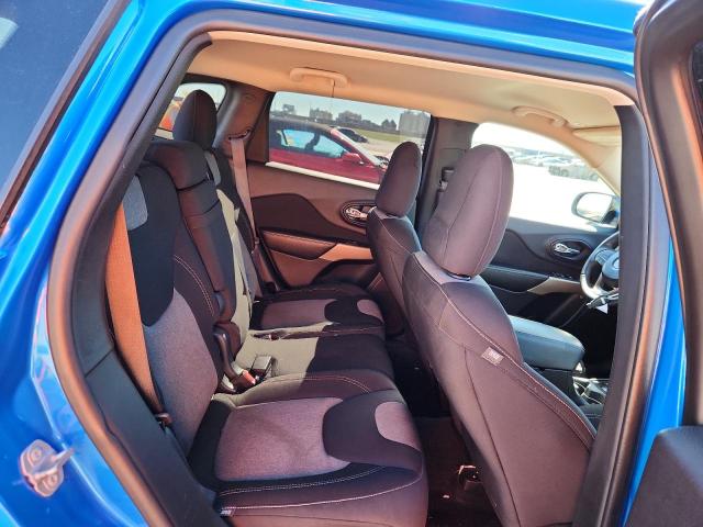 1C4PJLCB9JD540385 - 2018 JEEP CHEROKEE LATITUDE أزرق صورة 11