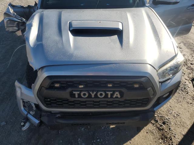5TFDZ5BN7HX020343 - 2017 TOYOTA TACOMA DOUBLE CAB SILVER photo 11