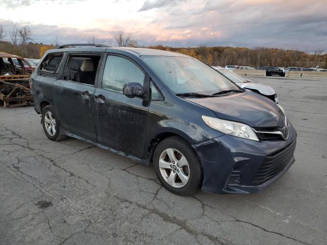 5TDKZ3DCXJS961420 - 2018 TOYOTA SIENNA LE BLUE photo 4