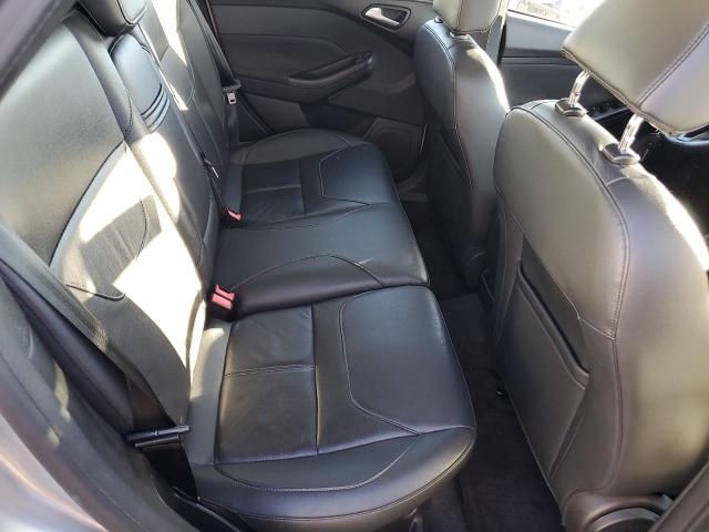 1FADP3K24GL321566 - 2016 FORD FOCUS SE 银色 照片 11