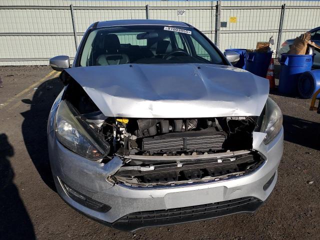 1FADP3K24GL321566 - 2016 FORD FOCUS SE 银色 照片 5