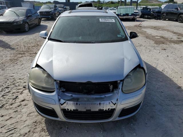 3VWRX7AJ8AM036002 - 2010 VOLKSWAGEN JETTA SE SILVER photo 5