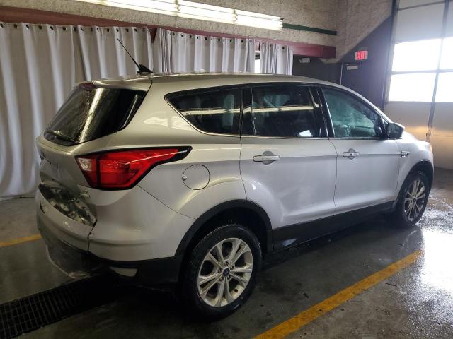 1FMCU0GD7KUC09057 - 2019 FORD ESCAPE SE فضي صورة 3