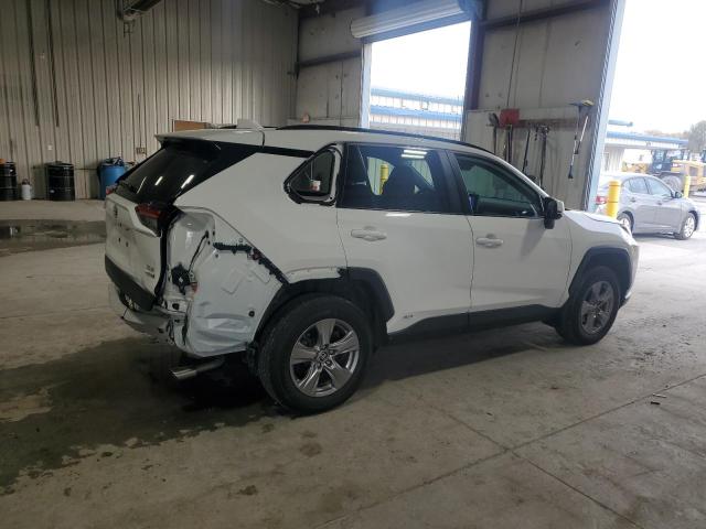 2T3RWRFV9PW184759 - 2023 TOYOTA RAV4 XLE WHITE photo 3