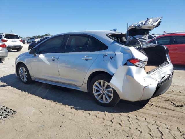 JTDBCMFEXR3061622 - 2024 TOYOTA COROLLA LE SILVER photo 2