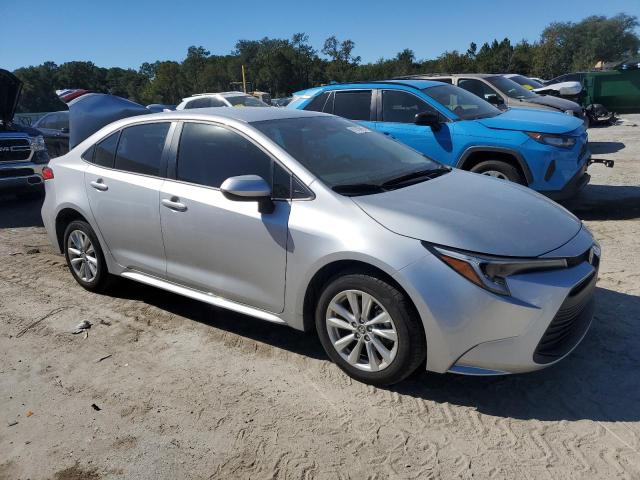 JTDBCMFEXR3061622 - 2024 TOYOTA COROLLA LE SILVER photo 4