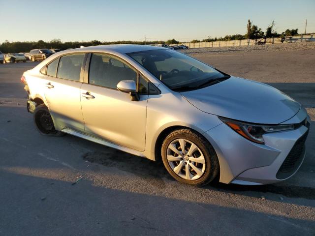 JTDEPRAE9LJ062172 - 2020 TOYOTA COROLLA LE 银色 照片 4