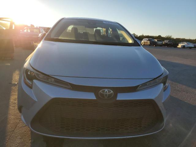 JTDEPRAE9LJ062172 - 2020 TOYOTA COROLLA LE 银色 照片 5