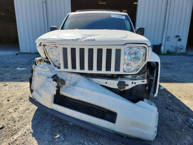 1J4PP2GK0AW171580 - 2010 JEEP LIBERTY SPORT WHITE photo 5