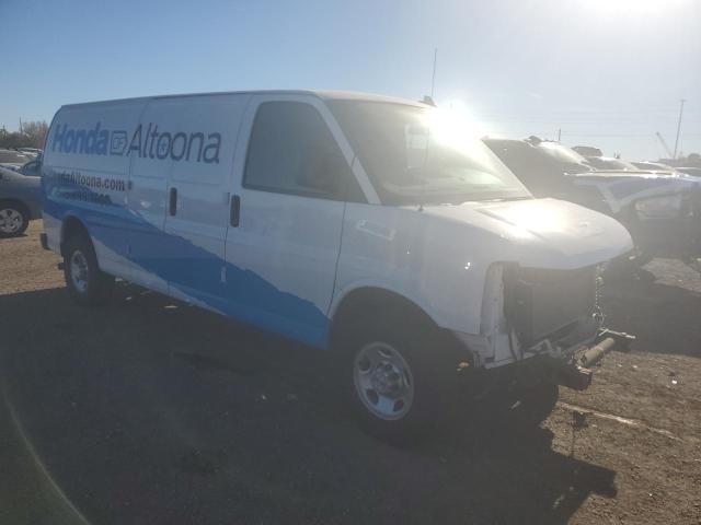 1GCWGBFPXM1206299 - 2021 CHEVROLET EXPRESS G2 Weiß Foto 4