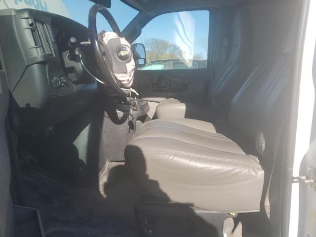 1GCWGBFPXM1206299 - 2021 CHEVROLET EXPRESS G2 Weiß Foto 7