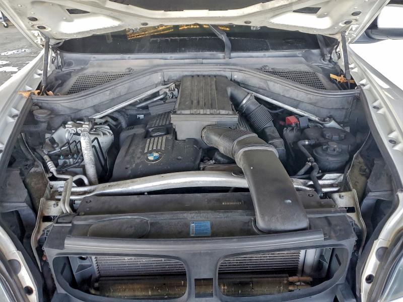 5UXFE43539L269971 - 2009 BMW X5 XDRIVE30I WHITE photo 12