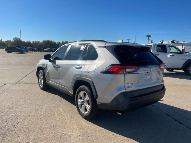 2T3P1RFV5LC097927 - 2020 TOYOTA RAV4 XLE SILVER photo 3