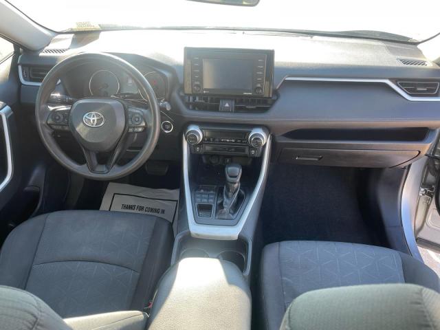 2T3P1RFV5LC097927 - 2020 TOYOTA RAV4 XLE SILVER photo 9