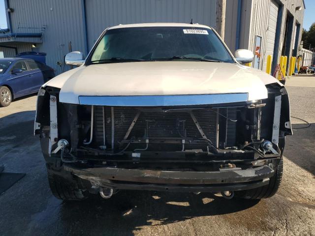 1GYUCHEF0AR244369 - 2010 CADILLAC ESCALADE ESV LUXURY Biały zdjęcie 5