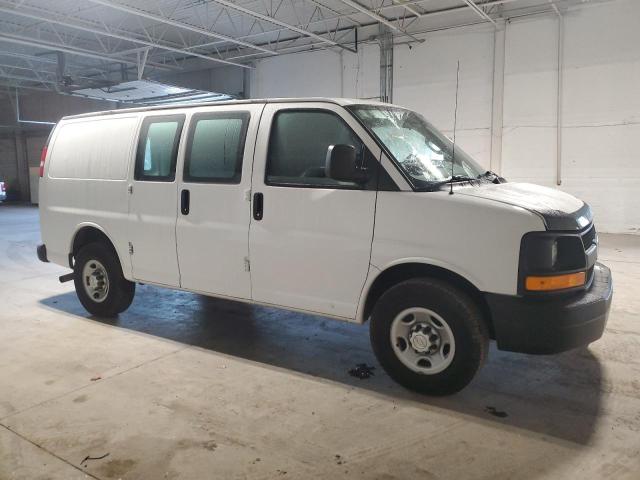 1GCWGAFF9G1121492 - 2016 CHEVROLET EXPRESS G2 WHITE photo 4