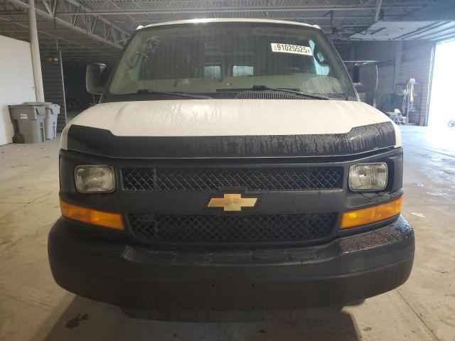 1GCWGAFF9G1121492 - 2016 CHEVROLET EXPRESS G2 WHITE photo 5