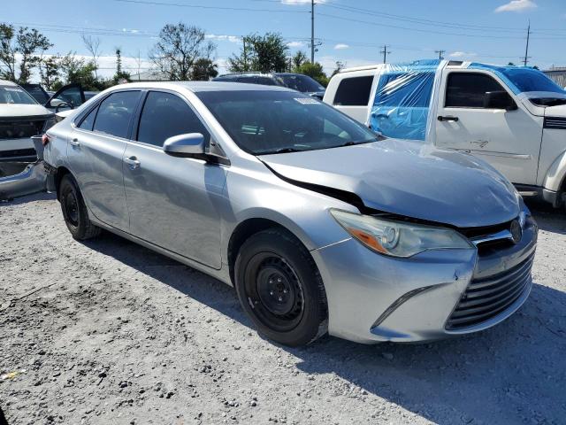 4T4BF1FK5GR555763 - 2016 TOYOTA CAMRY LE SILVER photo 4