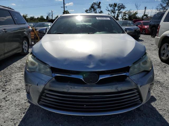 4T4BF1FK5GR555763 - 2016 TOYOTA CAMRY LE SILVER photo 5