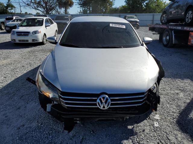 1VWAH7A35CC089305 - 2012 VOLKSWAGEN PASSAT S فضي صورة 5