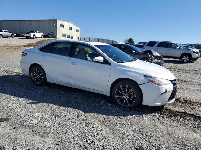4T1BF1FK3HU699579 - 2017 TOYOTA CAMRY LE WHITE photo 4