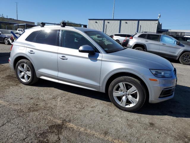 WA1ANAFY1K2080144 - 2019 AUDI Q5 PREMIUM 银色 照片 4