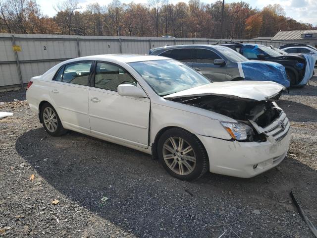 4T1BK36B67U192133 - 2007 TOYOTA AVALON XL WHITE photo 4