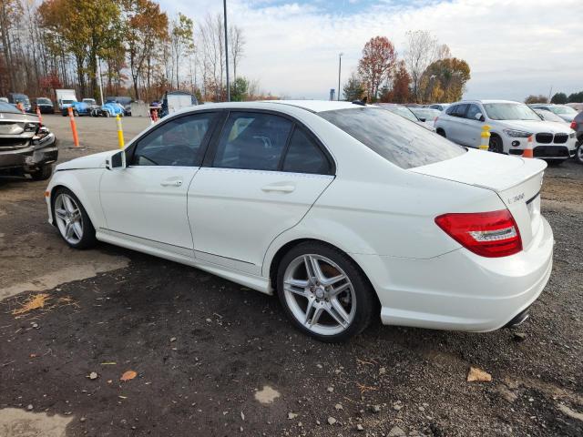 WDDGF8BB3CR236495 - 2012 MERCEDES-BENZ C 300 4MATIC WHITE photo 2
