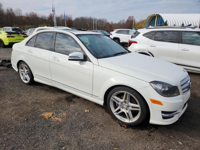 WDDGF8BB3CR236495 - 2012 MERCEDES-BENZ C 300 4MATIC WHITE photo 4