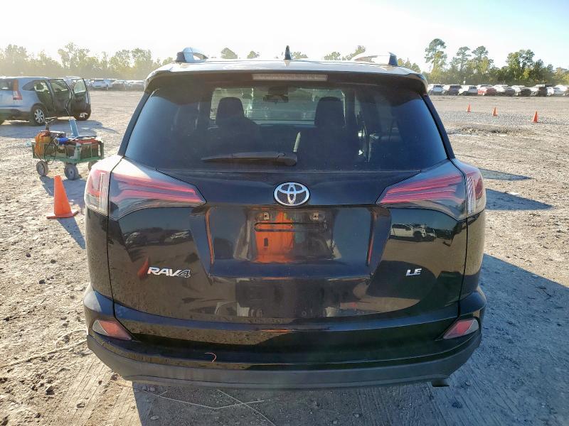 2T3ZFREV6HW335706 - 2017 TOYOTA RAV4 LE Սև լուսանկար 6