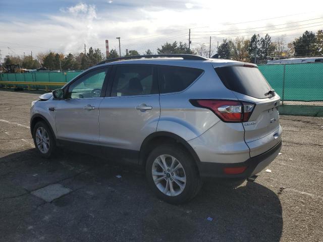1FMCU9GD0JUA82249 - 2018 FORD ESCAPE SE Silber Foto 2