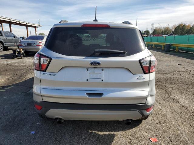 1FMCU9GD0JUA82249 - 2018 FORD ESCAPE SE Silber Foto 6