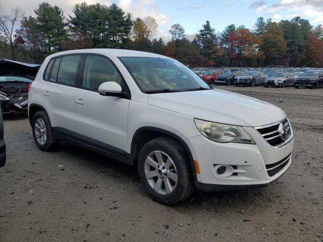 WVGAV75N09W517792 - 2009 VOLKSWAGEN TIGUAN S WHITE photo 4