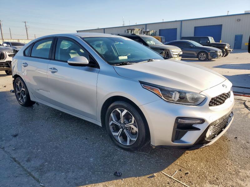 3KPF24ADXKE120086 - 2019 KIA FORTE FE SILVER photo 4