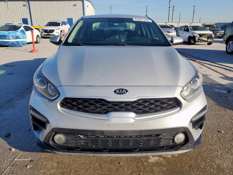 3KPF24ADXKE120086 - 2019 KIA FORTE FE SILVER photo 5