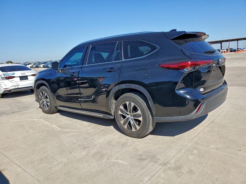5TDGZRAH2MS080031 - 2021 TOYOTA HIGHLANDER XLE أسود صورة 2