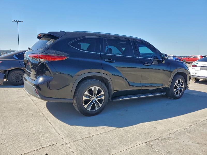 5TDGZRAH2MS080031 - 2021 TOYOTA HIGHLANDER XLE أسود صورة 3